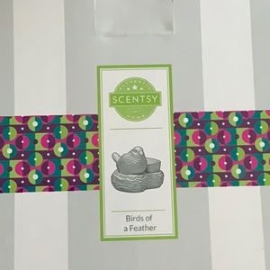 Scentsy Birds of a Feather Warmer. NIB